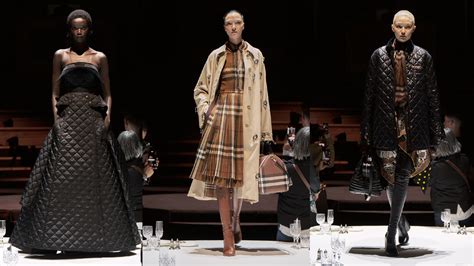 2013 burberry fashion show|Burberry fashion show live stream.